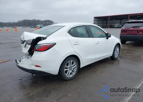 2017 Toyota Yaris Ia из США, поврежденный, VIN 3MYDLBYV0HY155770